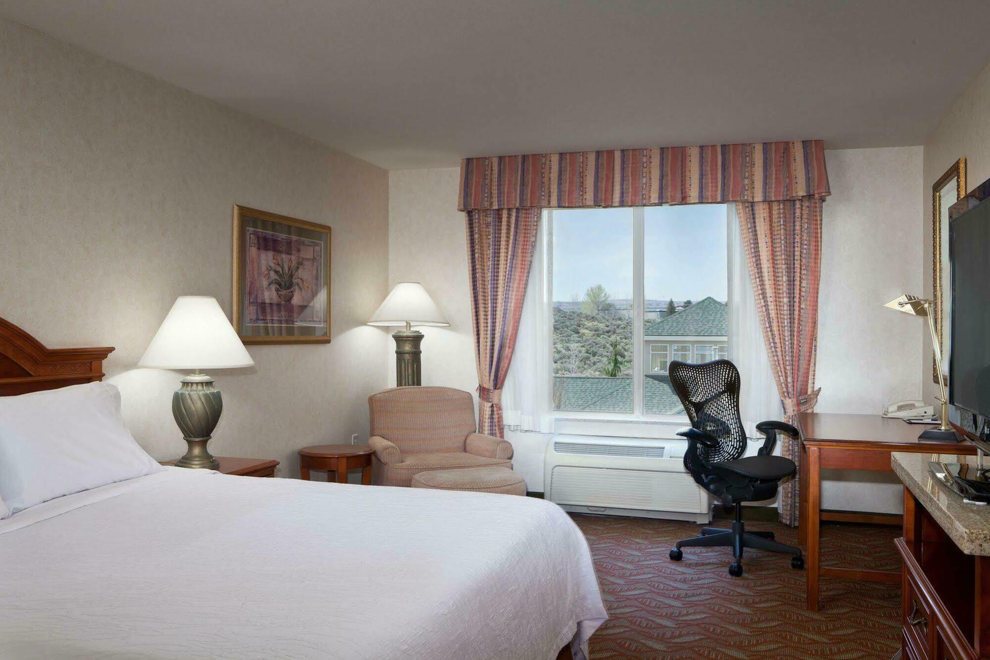 Hilton Garden Inn Tri-Cities/Kennewick Exterior photo